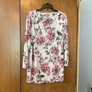 L 3/4 length sleeve never worn, smoke free pet friendly home.